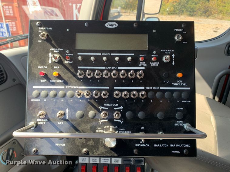 image for item MH9823 2006 Freightliner Business Class M2  oil distributor truck