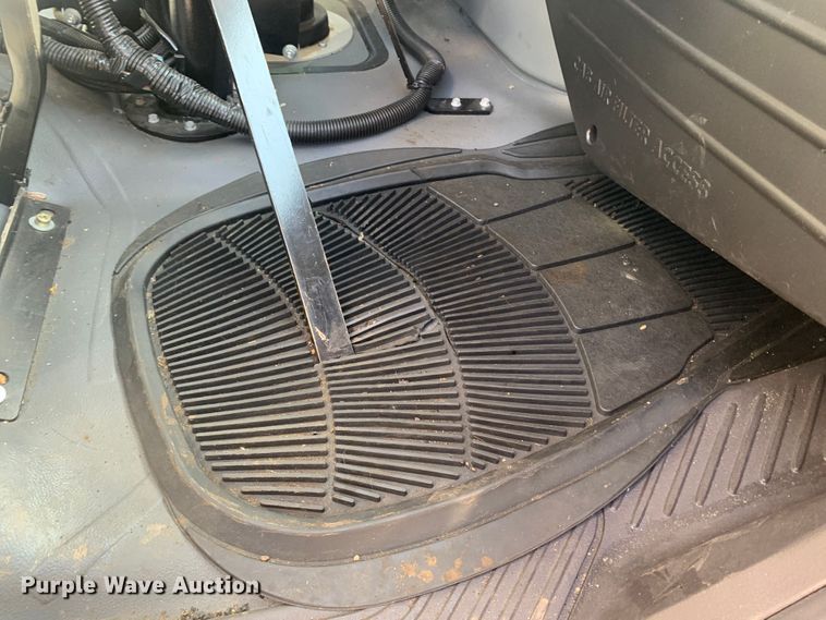 image for item MH9823 2006 Freightliner Business Class M2  oil distributor truck