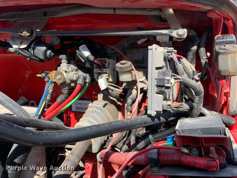 image for item MH9823 2006 Freightliner Business Class M2  oil distributor truck