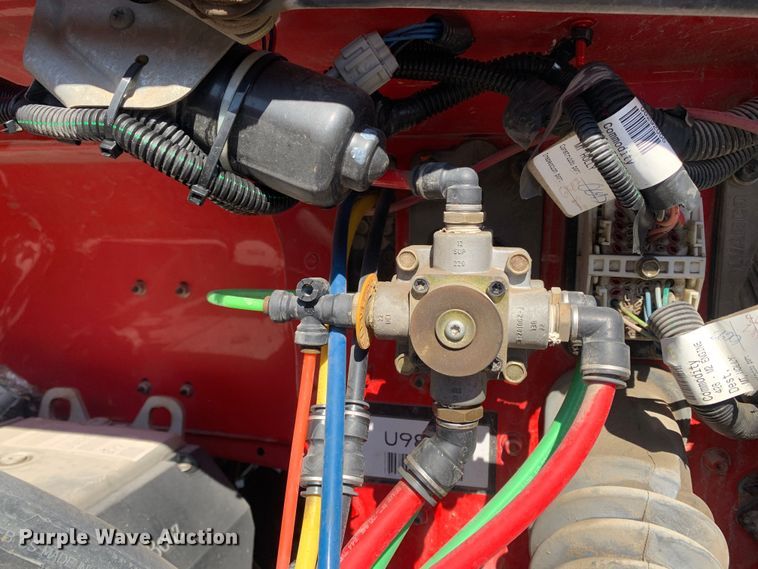 image for item MH9823 2006 Freightliner Business Class M2  oil distributor truck