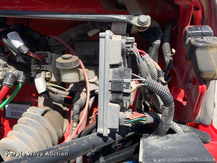 image for item MH9823 2006 Freightliner Business Class M2  oil distributor truck