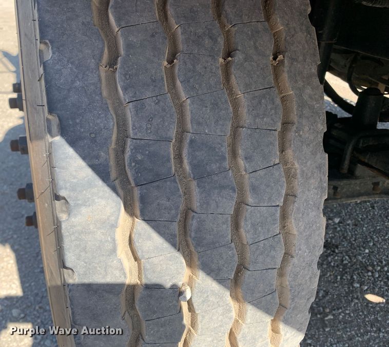 image for item MH9823 2006 Freightliner Business Class M2  oil distributor truck