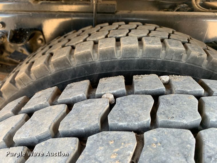 image for item MH9823 2006 Freightliner Business Class M2  oil distributor truck