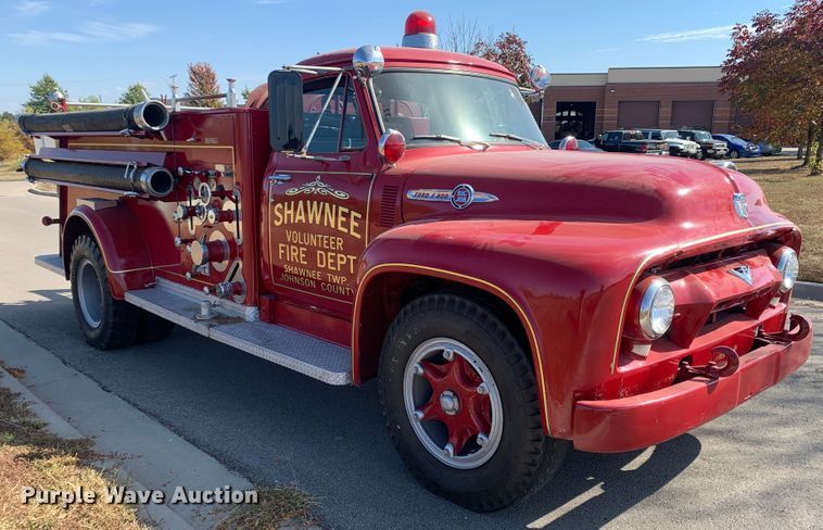 image for item MH9826 1954 Ford F800  pumper fire truck