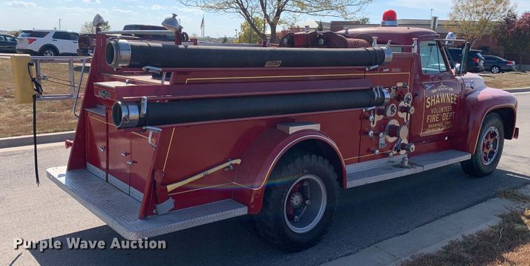 image for item MH9826 1954 Ford F800  pumper fire truck