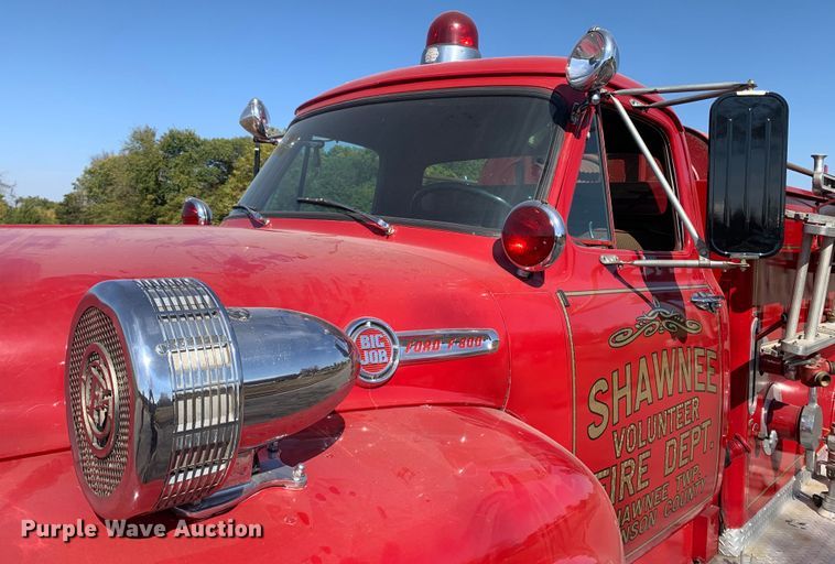 image for item MH9826 1954 Ford F800  pumper fire truck