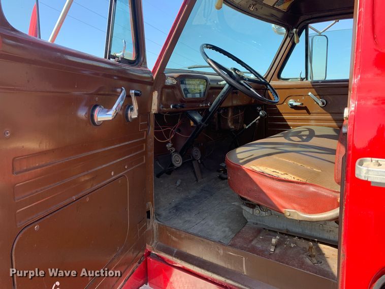 image for item MH9826 1954 Ford F800  pumper fire truck