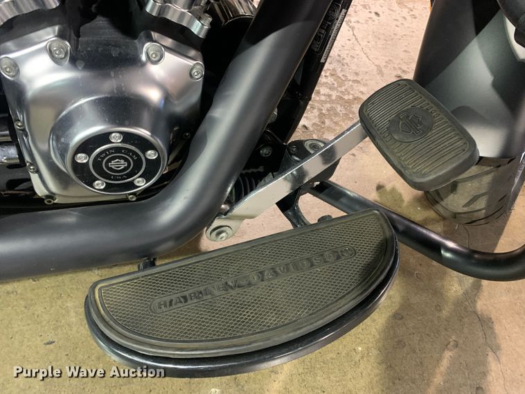 image for item MH9829 2010 Harley Davidson FLSTFB  motorcycle