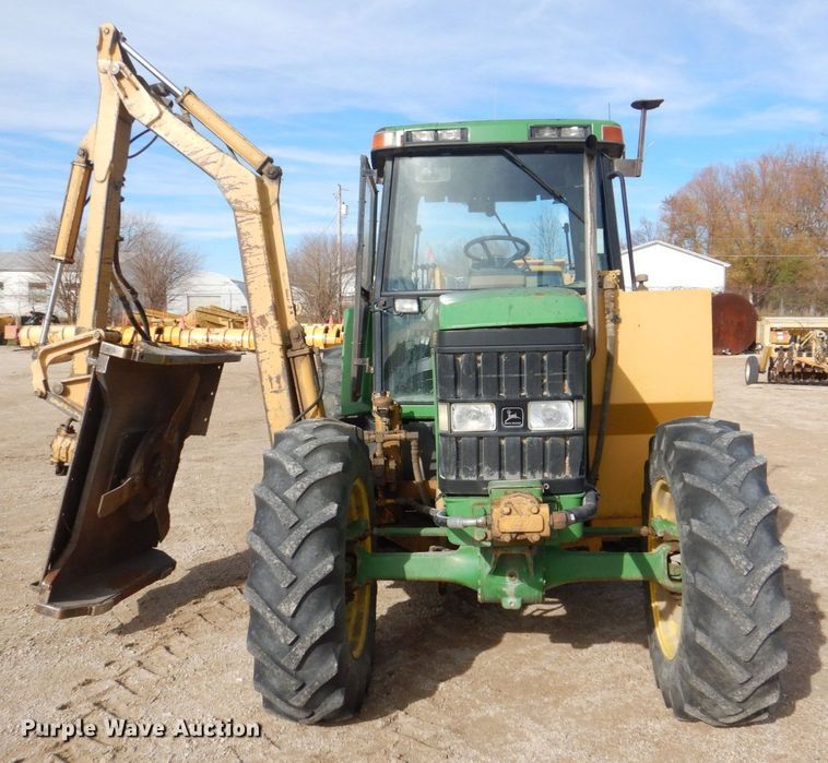 image for item MJ9820 1994 John Deere 7200  tractor