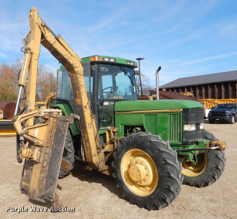 image for item MJ9820 1994 John Deere 7200  tractor