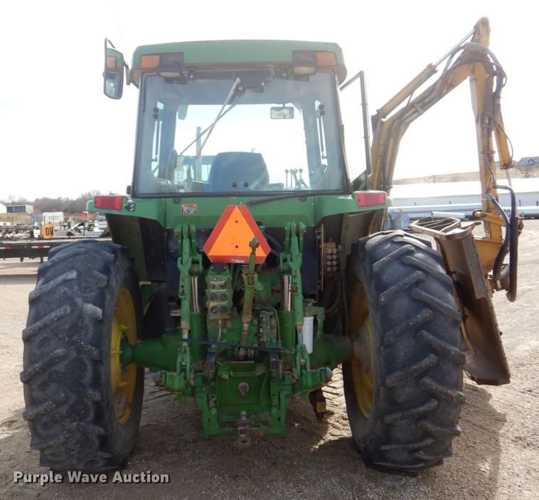 image for item MJ9820 1994 John Deere 7200  tractor