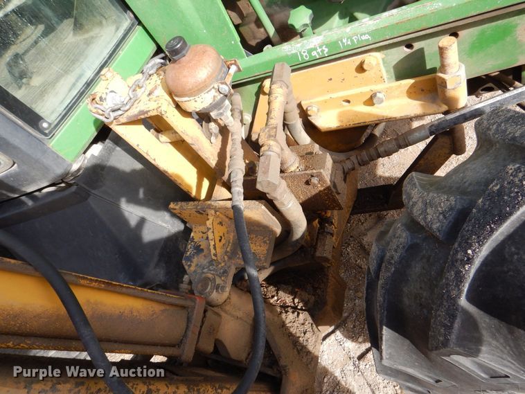 image for item MJ9820 1994 John Deere 7200  tractor
