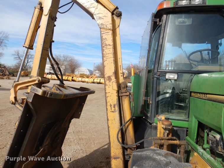 image for item MJ9820 1994 John Deere 7200  tractor