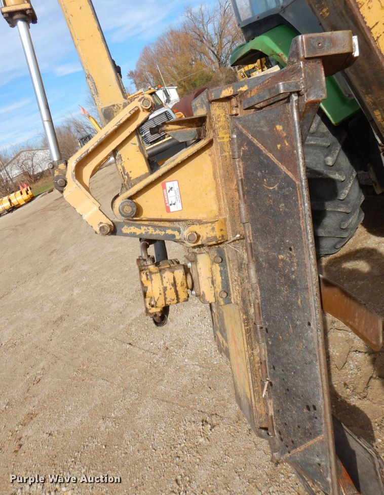 image for item MJ9820 1994 John Deere 7200  tractor