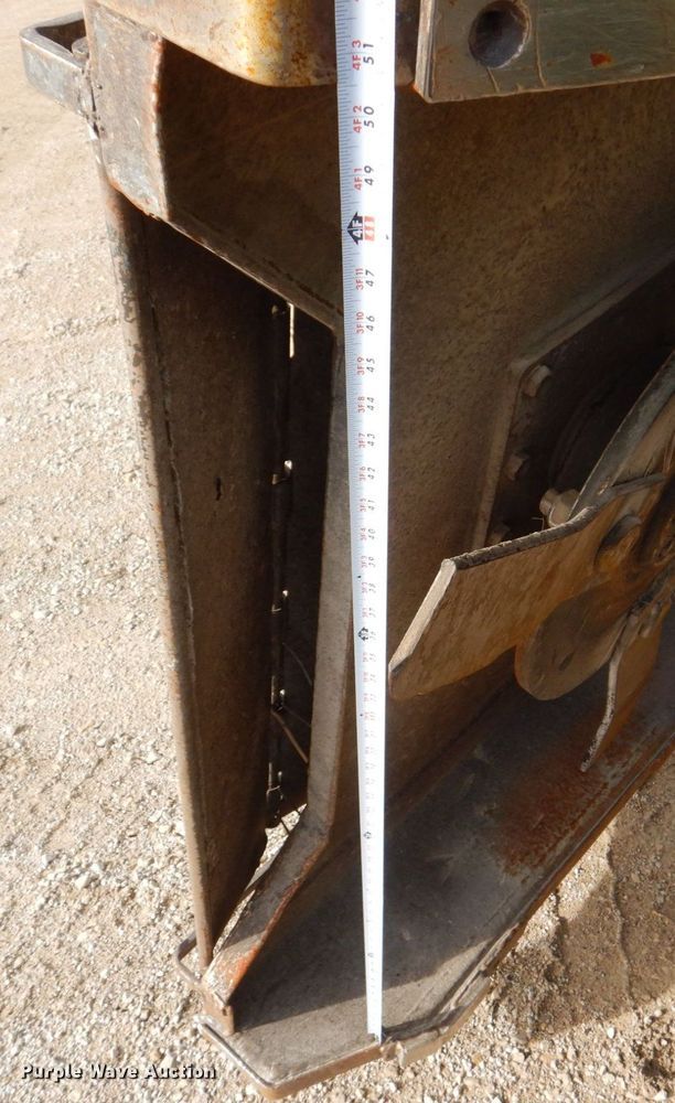 image for item MJ9820 1994 John Deere 7200  tractor