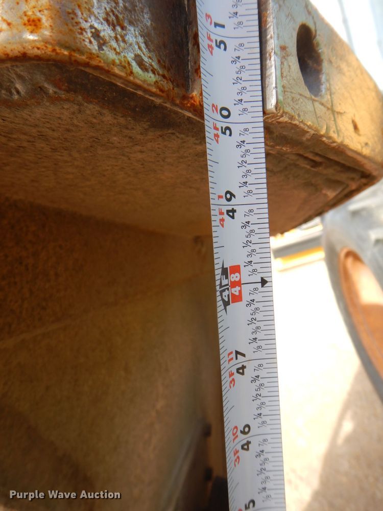 image for item MJ9820 1994 John Deere 7200  tractor