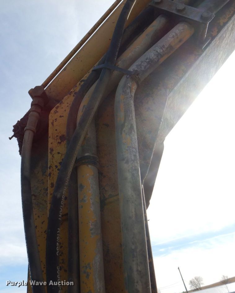 image for item MJ9820 1994 John Deere 7200  tractor