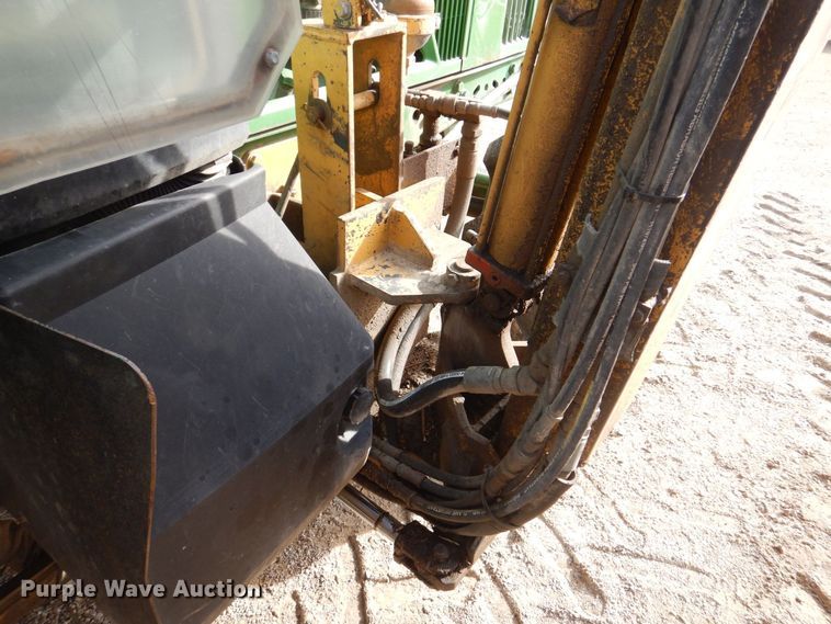 image for item MJ9820 1994 John Deere 7200  tractor