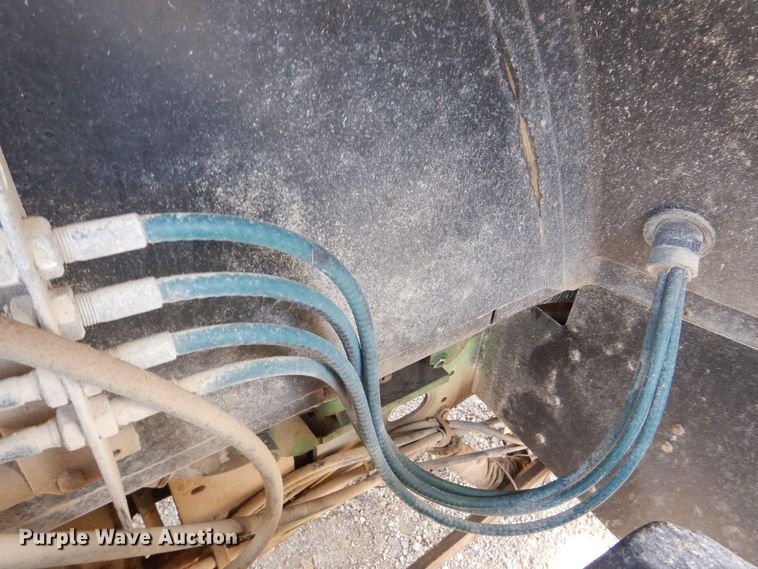 image for item MJ9820 1994 John Deere 7200  tractor