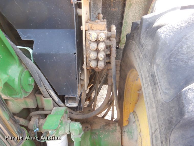 image for item MJ9820 1994 John Deere 7200  tractor