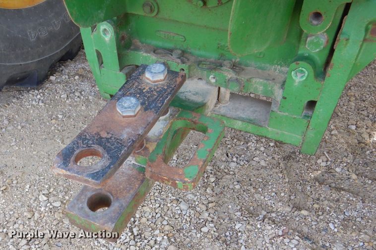 image for item MJ9820 1994 John Deere 7200  tractor