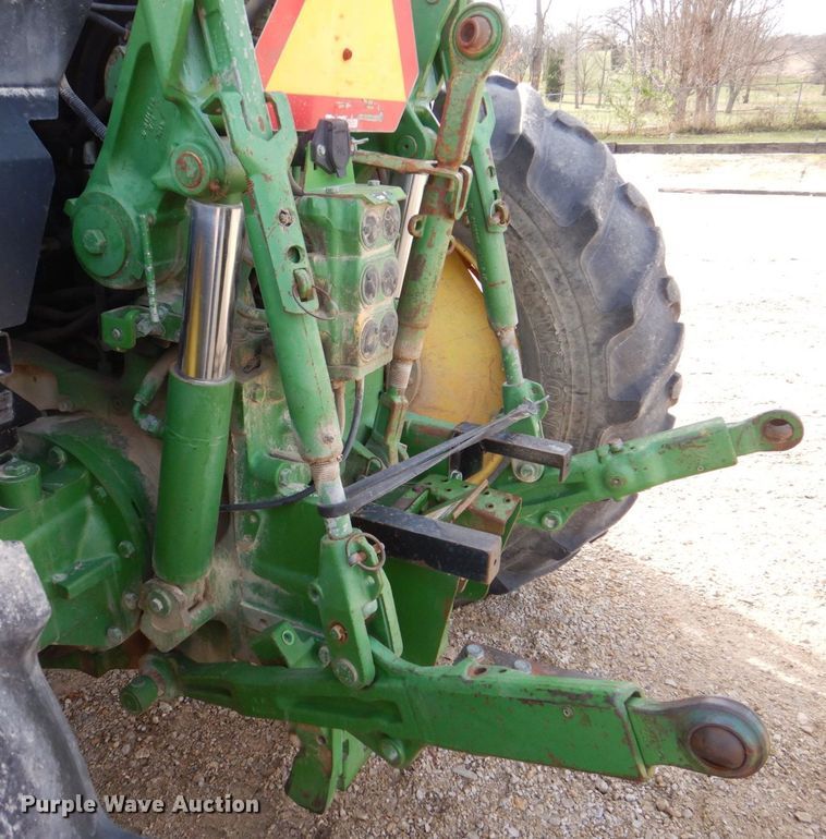 image for item MJ9820 1994 John Deere 7200  tractor