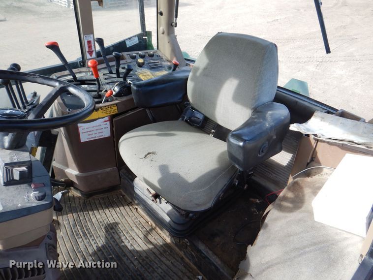 image for item MJ9820 1994 John Deere 7200  tractor