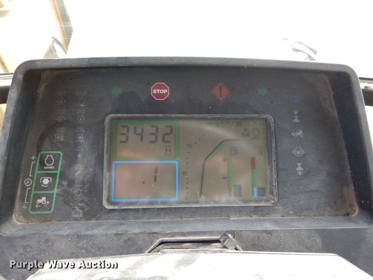 image for item MJ9820 1994 John Deere 7200  tractor