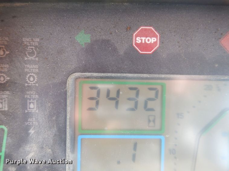 image for item MJ9820 1994 John Deere 7200  tractor