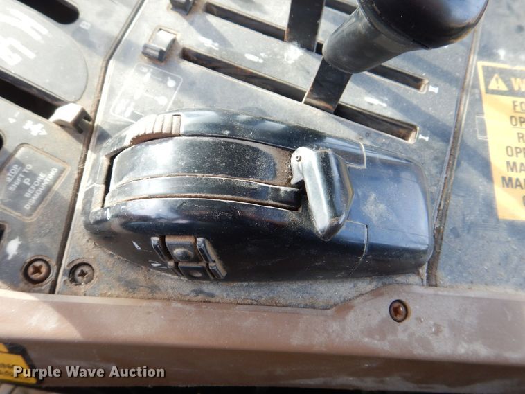 image for item MJ9820 1994 John Deere 7200  tractor