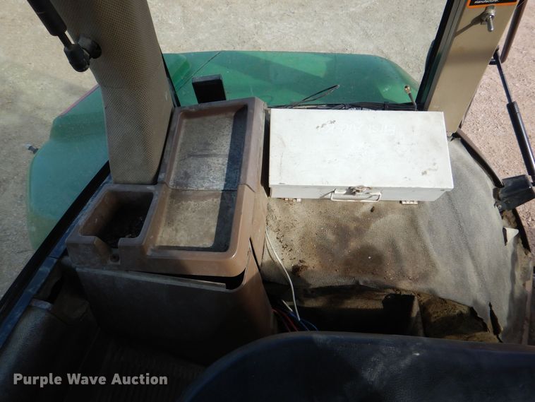 image for item MJ9820 1994 John Deere 7200  tractor