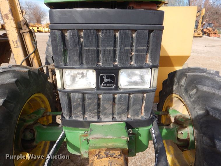 image for item MJ9820 1994 John Deere 7200  tractor