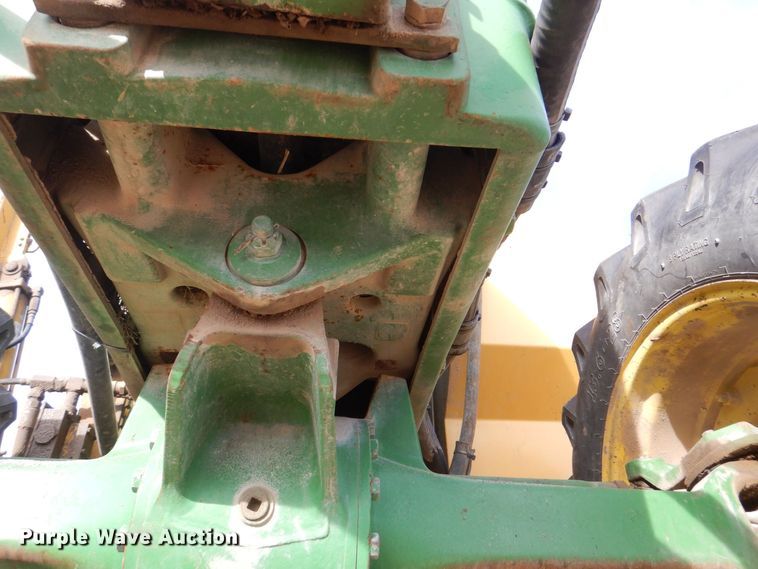 image for item MJ9820 1994 John Deere 7200  tractor