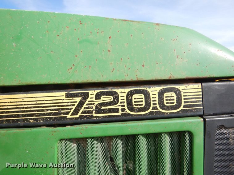 image for item MJ9820 1994 John Deere 7200  tractor