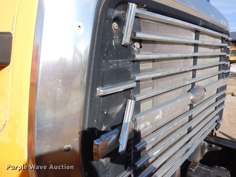 image for item MJ9821 1995 Ford LTS9000  dump truck