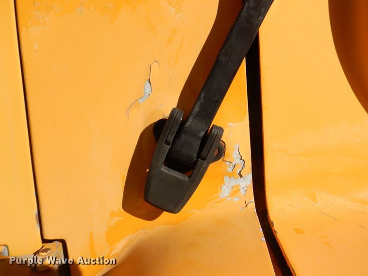 image for item MJ9821 1995 Ford LTS9000  dump truck