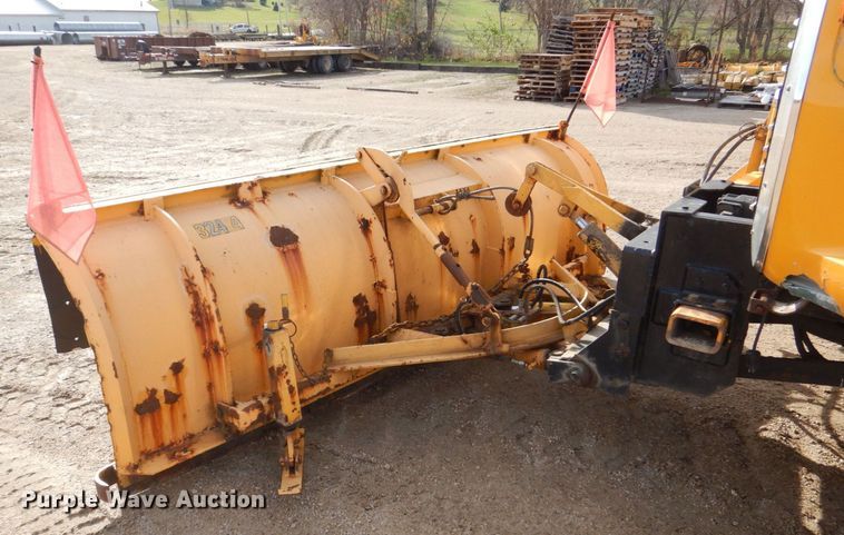 image for item MJ9821 1995 Ford LTS9000  dump truck