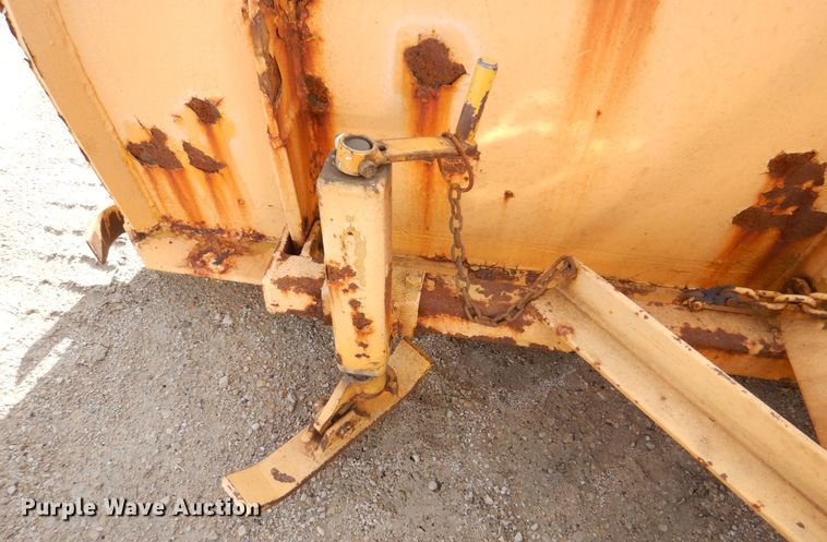 image for item MJ9821 1995 Ford LTS9000  dump truck