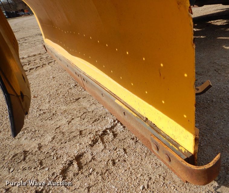 image for item MJ9821 1995 Ford LTS9000  dump truck