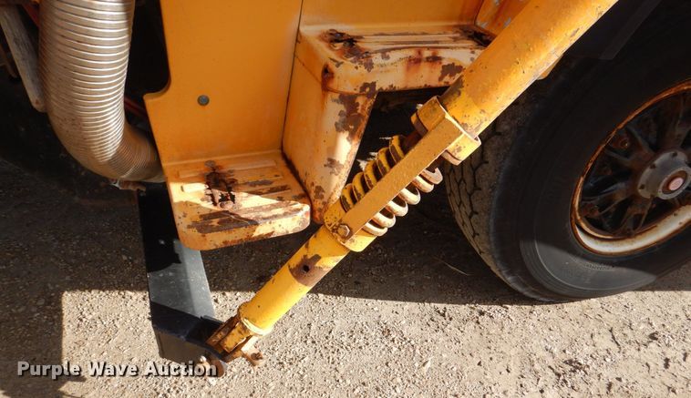 image for item MJ9821 1995 Ford LTS9000  dump truck