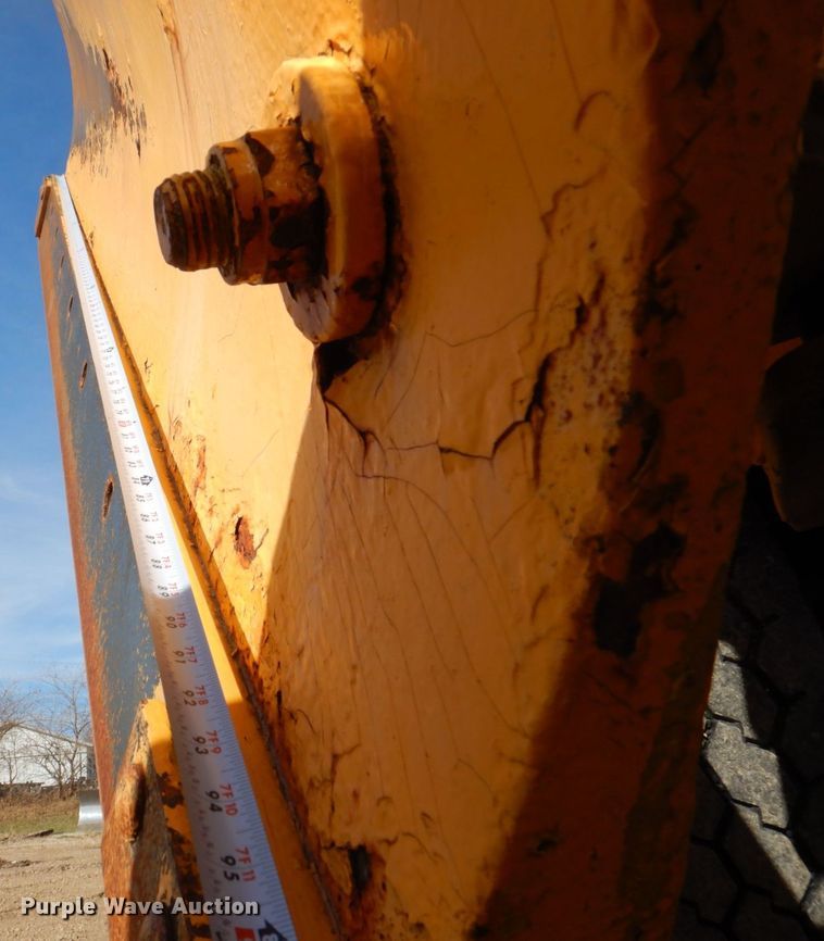 image for item MJ9821 1995 Ford LTS9000  dump truck