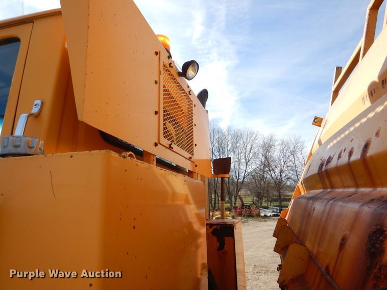 image for item MJ9821 1995 Ford LTS9000  dump truck