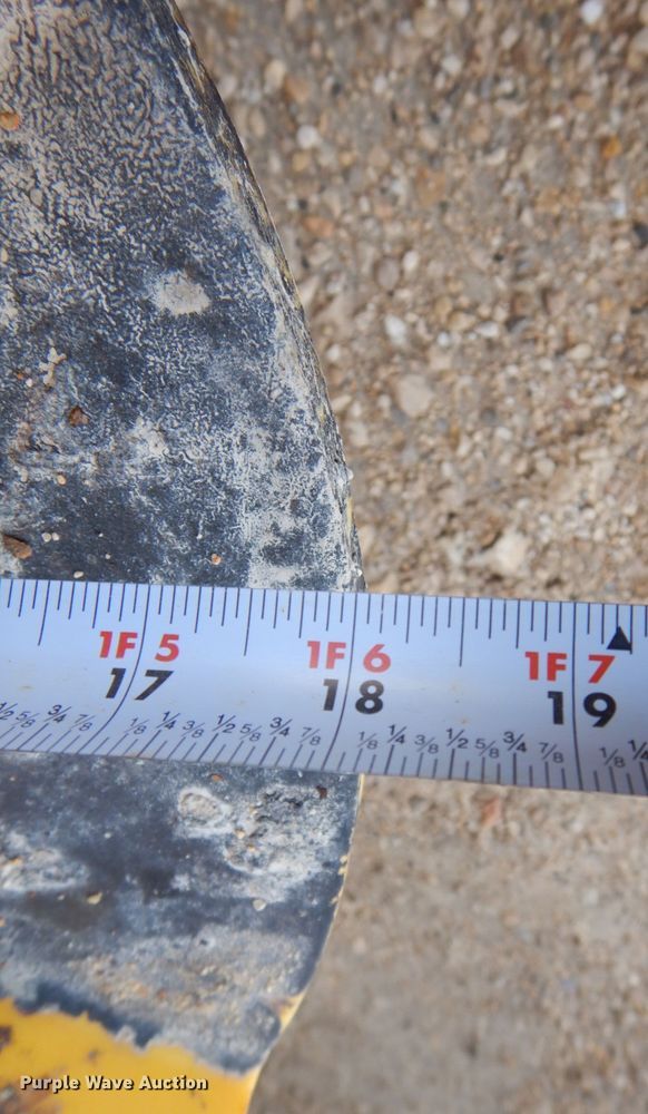 image for item MJ9821 1995 Ford LTS9000  dump truck