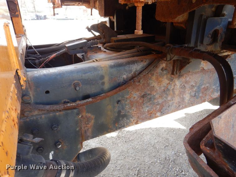 image for item MJ9821 1995 Ford LTS9000  dump truck