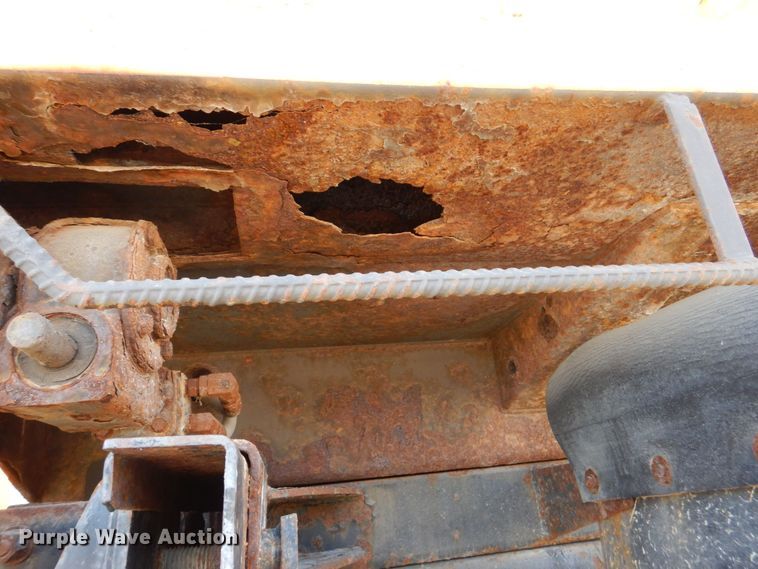 image for item MJ9821 1995 Ford LTS9000  dump truck