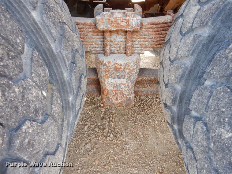 image for item MJ9821 1995 Ford LTS9000  dump truck