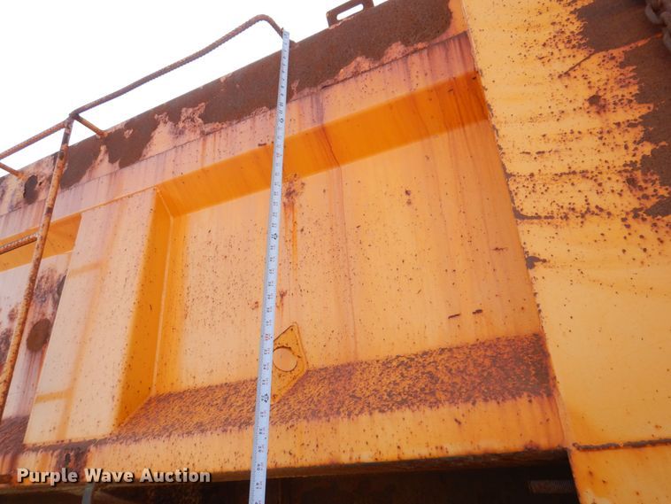 image for item MJ9821 1995 Ford LTS9000  dump truck