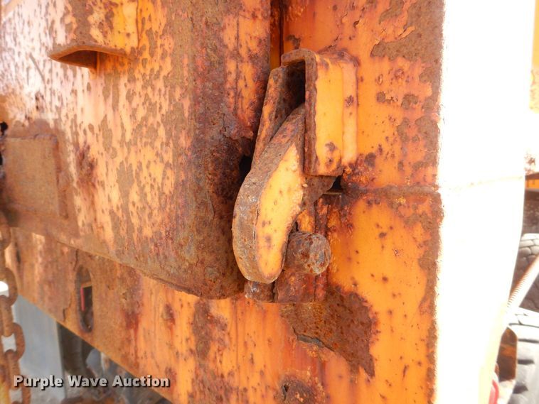 image for item MJ9821 1995 Ford LTS9000  dump truck