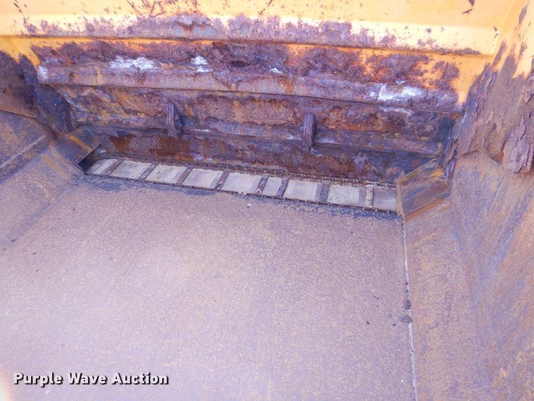 image for item MJ9821 1995 Ford LTS9000  dump truck