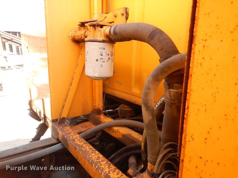 image for item MJ9821 1995 Ford LTS9000  dump truck